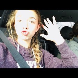 Meet your Posher, Ella